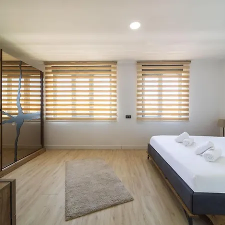 Central Duplex Apartment Near Beach And Historical Landmarks In Muratpasa דירה
