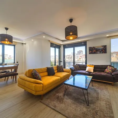 Central Duplex Apartment Near Beach And Historical Landmarks In Muratpasa *